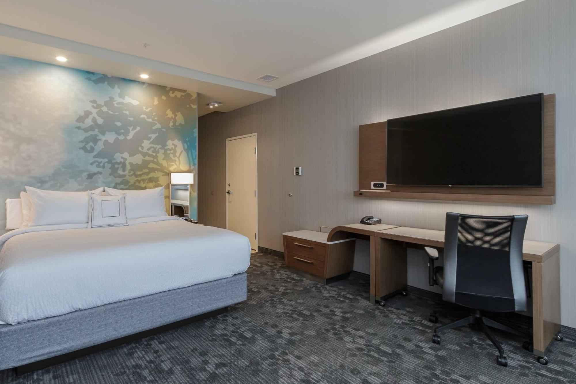 Отель Courtyard By Marriott South Bend Downtown Экстерьер фото