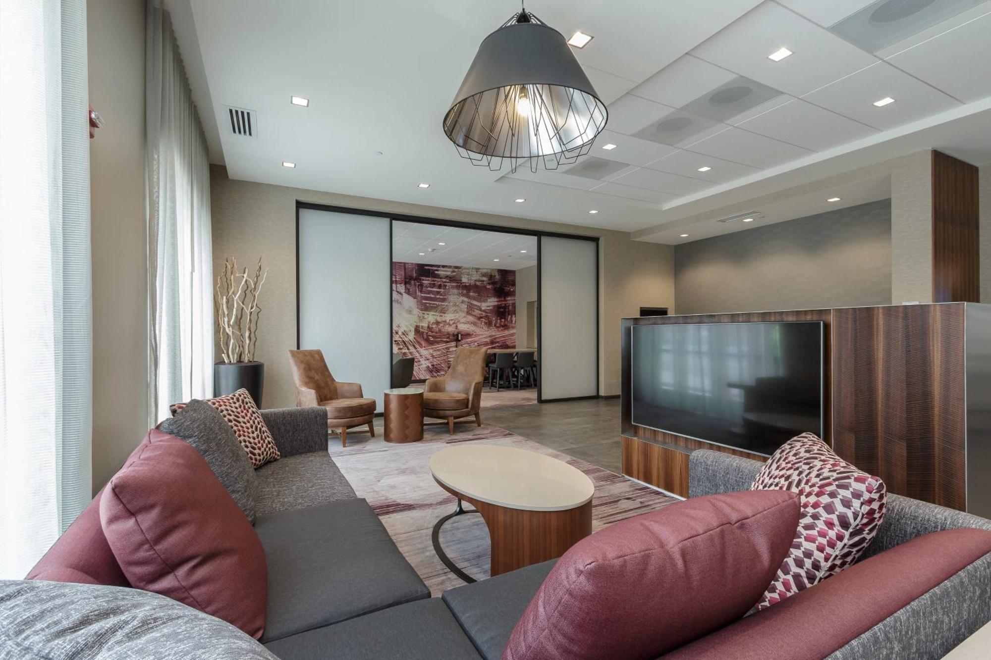 Отель Courtyard By Marriott South Bend Downtown Экстерьер фото